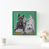 スコットランド犬ブラックキーとホワイトオンザラジオ スクエア壁時計 (ホーム)