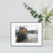 スコットランド、アバディーンシャー州ポートソイのボート ポストカード (スタンド正面)