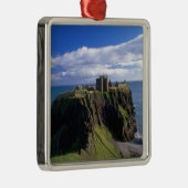 スコットランド、アバディーン。ダンノタール城。 メタルオーナメント (右)