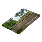 スコットランド、クラバ・ケアンズのスタンディング・ストーン マグネット (左側)