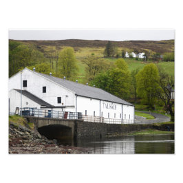 スコットランド、スカイのTaliskerウィスキー蒸留所 フォトプリント