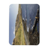 スコットランド、スカイ島のDuntulmの海岸、イギリス マグネット (縦)