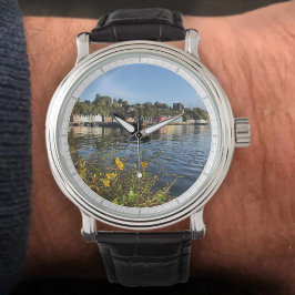 スコットランド、マル島のトーバーモリー 腕時計