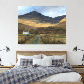 スコットランドCマル島の孤立した農家 キャンバスプリント (インサイチュ (寝室))