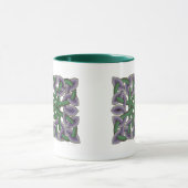 スコットラ絵を描ンドケルト結び目模様(紫と緑) マグカップ (中央)