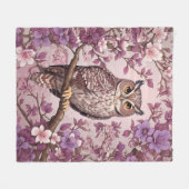 スコップエレガントフクロウパープルフローラ フリースブランケット (正面(横))