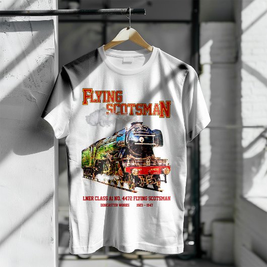スコッ飛んでいるツマン蒸気機関車 Tシャツ