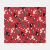 スコティッシュテリアの前足と骨の赤 フリースブランケット (正面(横))