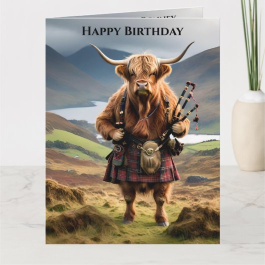 スコティッシュハイランドカウベーパイパー、ビッグ誕生日カード カード (正面)