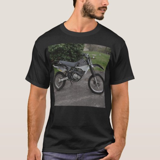 スズキ DR カスタマイズ カラー トライバル Tシャツ (正面)