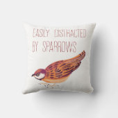 スズメに簡単に気を取られる クッション (裏面)