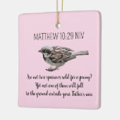 スズメの鳥がバイブルの気に聖句をピンク色に変える セラミックオーナメント (左)