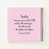 スズメの鳥がバイブルの気に聖句をピンク色に変える ノートブック (裏面)
