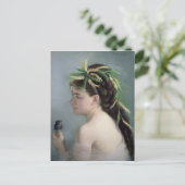 スズメを抱いている少女のポートレート ポストカード (スタンド正面)