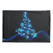 スタイライズされたクリスマスツリー SlipperyJoe が青く光る青い星 様々なサイズの輝く光 枕カバー (裏面)