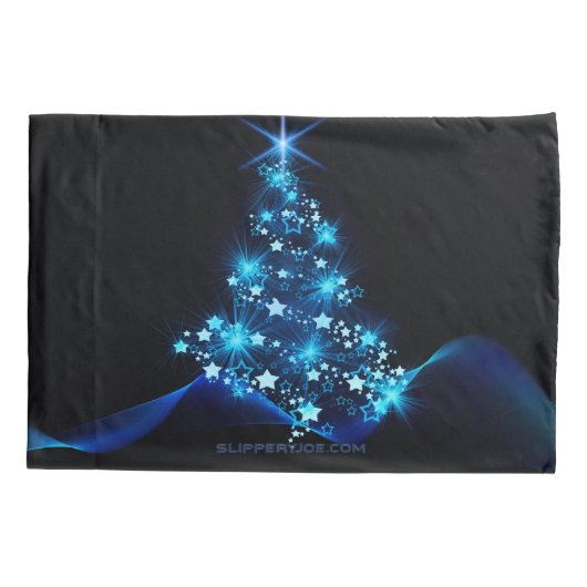 スタイライズされたクリスマスツリー SlipperyJoe が青く光る青い星 様々なサイズの輝く光  枕カバー (裏面)