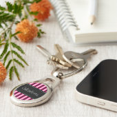 スタイリッシュでパーソナライズな白黒のピンクのストライプ キーホルダー (側面)