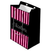 スタイリッシュでパーソナライズな白黒のピンクのストライプ ミディアムペーパーバッグ (正面アングル)