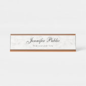 スタイリッシュなばら色の金ゴールドの白い大理石のモダンなテンプレート デスクネームプレート (正面)