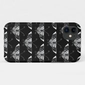 スタイリッシュなアールデコ調の蝶 - 黒と白 Case-Mate iPhoneケース (裏面(横))