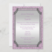 スタイリッシュなシルバーフレーム & ライラック ポッシュジェム ボウ スイート16 招待状 (裏面)