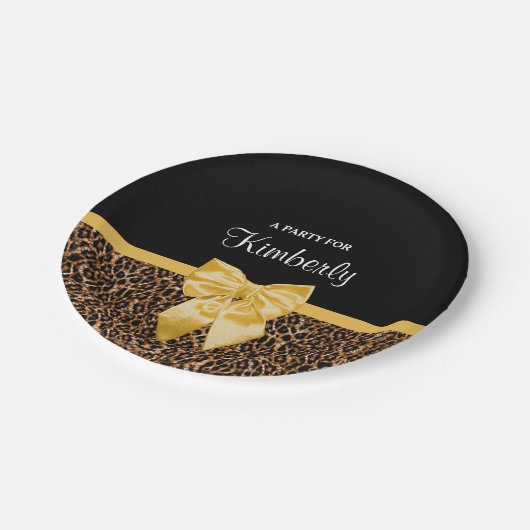 スタイリッシュなヒョウのプリントのエレガントで黄色い弓および名前 ペーパープレート (アングル)