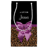 スタイリッシュなヒョウのプリントのエレガントな紫色の弓および名前 スモールペーパーバッグ (正面)