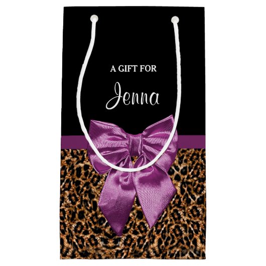 スタイリッシュなヒョウのプリントのエレガントな紫色の弓および名前 スモールペーパーバッグ (正面)