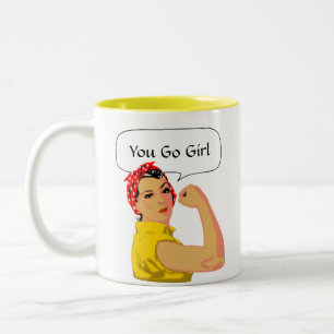 スタイリッシュなヴィンテージウーマンと編集可能なYou Go Girlテキスト ツートーンマグカップ
