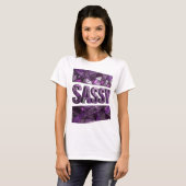 スタイリッシュな紫色のSASSYな主張デザイン Tシャツ (正面フル)