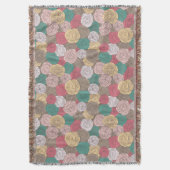 スタイリッシュな花パターン。 明るい花柄 スローブランケット (正面縦)