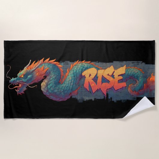 スタイリッシュな落書きドラゴンの壁画と太字の「RISE」 ビーチタオル (正面)
