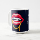 スタイリッシュな金の鎖を噛む赤い唇 コーヒーマグカップ (正面左)