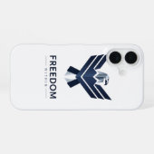 スタイリッシュな青い鷲の"Freedom Within" iPhone 16ケース (裏面横)