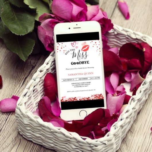 スタイリッシュキス恋しく思バイヨードレッドリップブライダルシャワー 招待状