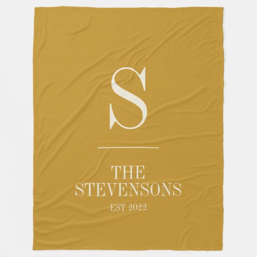 スタイリッシュクラシックファミリーモノグラムエストマスタード フリースブランケット (正面)