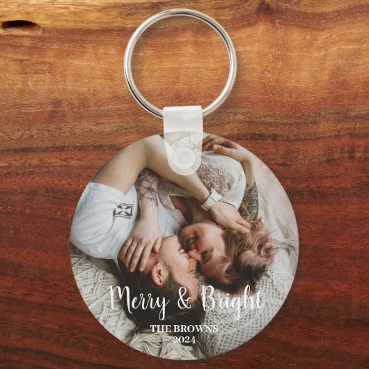 スタイリッシュクリスマスメリーの明るい家族の写真 キーホルダー (裏面)