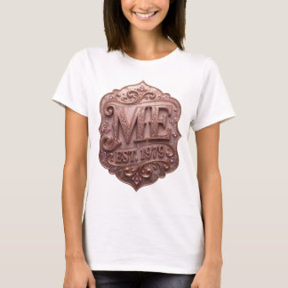 スタイリッシュゴールド ME EST 1979 引用デザイン Tシャツ