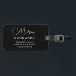 スタイリッシュスモダンクリプト名 ラゲッジタグ<br><div class="desc">黒に白いシンプルタイポグラフィの付いたスタイリッシュ、スクリプト名の荷物タグ。ミニマルスタイル。</div>