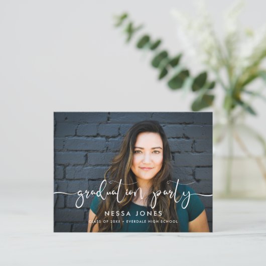 スタイリッシュデザインフォト卒業パーティーの招待 ポストカード (スタンド正面)