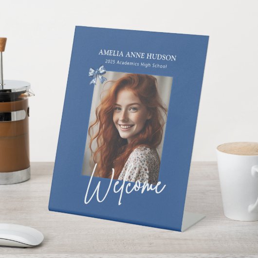 スタイリッシュトレンディーフォトブルー卒業パーティーへようこそ 台座サイン (インサイチュ)