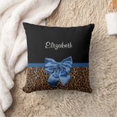 スタイリッシュヒョウエレガント柄の青い弓と名前 クッション (ブランケット)