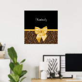 スタイリッシュヒョウエレガント柄の黄色い弓と名前 ポスター (ホームオフィス)