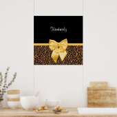 スタイリッシュヒョウエレガント柄の黄色い弓と名前 ポスター (キッチン)