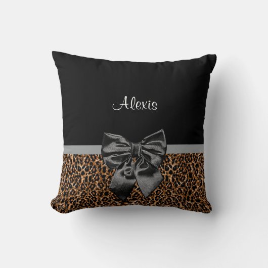 スタイリッシュヒョウエレガント柄ブラックボウと名前 クッション (正面)