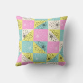 スタイリッシュフローラピンクティール(緑がかった色)&イエローパステル市松模様に クッション (裏面)