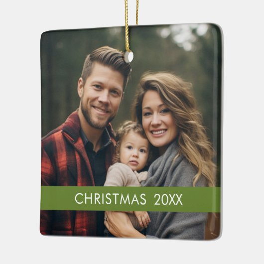 スタイリッシュモダンクリスマス – フォトイヤー緑ストライプ色 セラミックオーナメント (左)