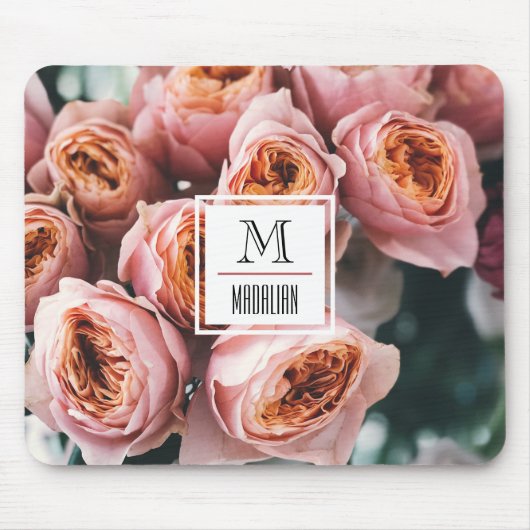 スタイリッシュモノグラムのピンクのローズモダンフローラ写真 マウスパッド (正面)