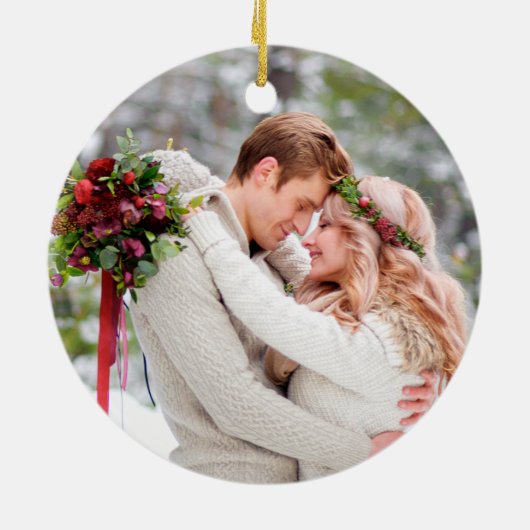 スタイリッシュ初めてのクリスマスの写真の名前のスクリプト セラミックオーナメント (裏面)