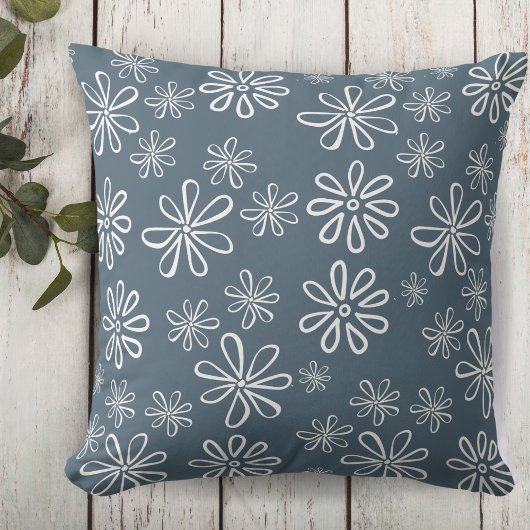 スタイリッシュ石板ブルーとホワイトフローラ クッション